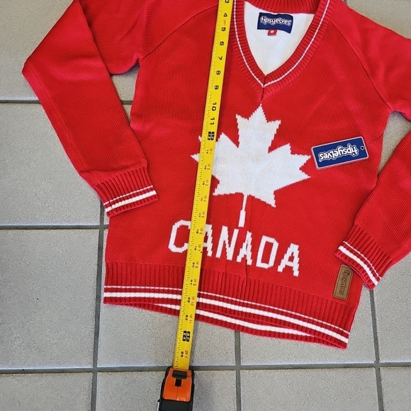 NWT Tipsy Elves Women's Size XS Canada Canadian Maple Leaf Vneck Sweater - Picture 6 of 12